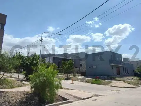 CASA EN POZO BARRIO LA YAYA COUNTRY
