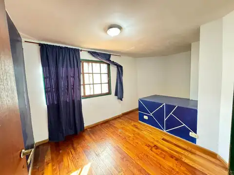 IMPRESIONANTE CASA 4 AMBIENTES + ESCRITORIO SOBRE LOTE PROP