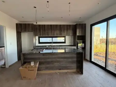 Casa 4 ambientes con 3 baños