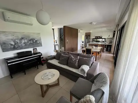 Casa en Alquiler en Pilar del Este - Santa Elena, USD 1.800