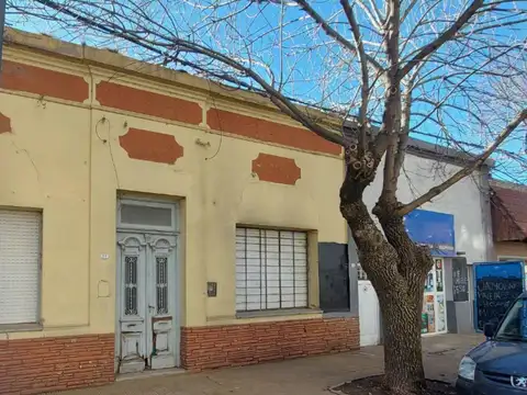 CASA EN VENTA EN SALTO CON LOCAL