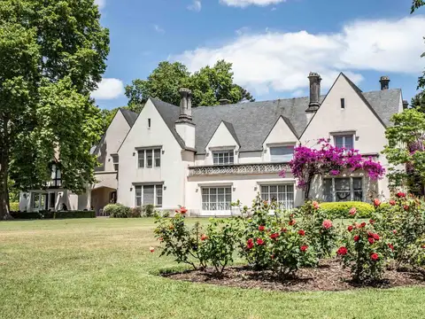 Casa clasica desarrollada en dos plantas en San Jorge Village - Teresa Urdapilleta Propiedades