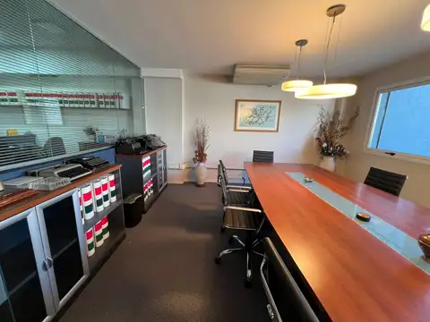 Av. Hipolito Yrigoyen al 4700