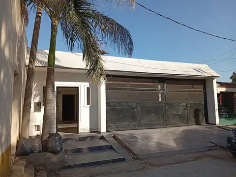 CASA EN BARRIO AUTONOMIA