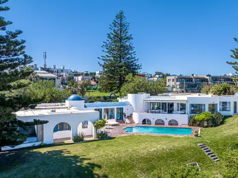 Casa en Alquiler Temporal en Punta del Este, USD 25.000
