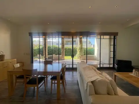 CASA EN VENTA BARRIO PINARES DE FURLOTTI MAIPU