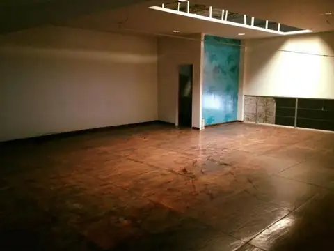 Galpon en Venta 18  mts Fondo