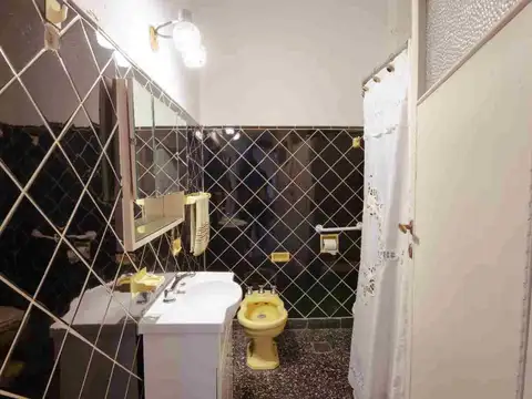 PH 3 AMBIENTES CON PATIO Y BALCÓN AL FRENTE