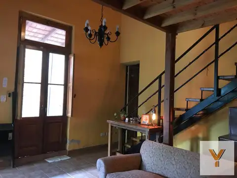Casa en venta - 4 Dormitorios 3 Baños 2 Cocheras - 566Mts2 - Mercedes