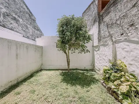 Depto Tipo Casa en Venta en Lanus Oeste, USD 119.999