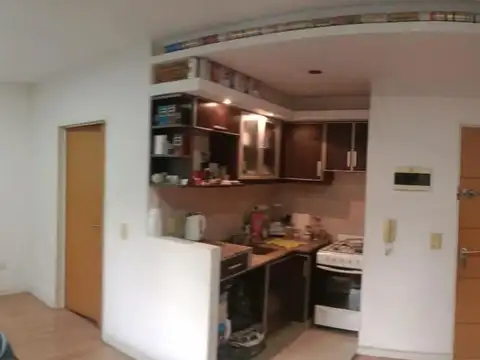 Avenida Forest 1100, Piso 1