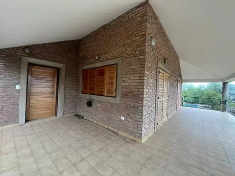 OPORTUNIDAD CASA 4 DORM VISTA AL LAGO EN SIQUIMAN