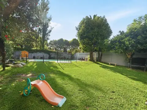 Casa 5 ambientes con 4 baños