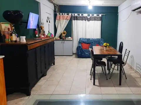 Venta casa 3 ambientes y galpón sobre asfalto
