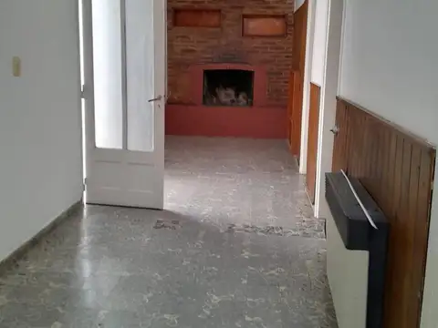 Casa , Avenida Principal, zona estación.