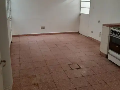 Casa , Avenida Principal, zona estación.
