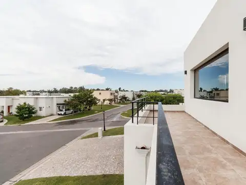 Casa en Alquiler en Pilar del Este - Santa Elena, USD 1.700