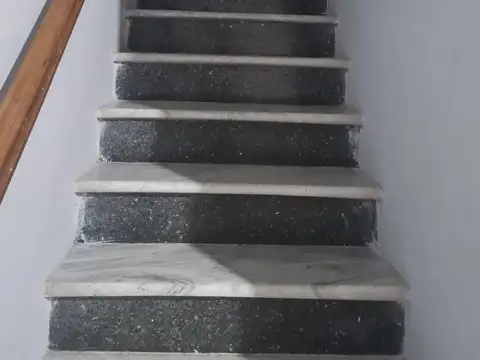 Casa 9 ambientes con 3 baños
