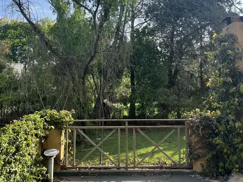 Hermosa y acogedora casa sobre Kennedy al 800