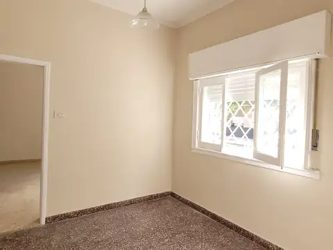 PH DE 3 AMB AL FRENTE CON COMEDOR DIARIO - LAVADERO - TERRAZA COMPARTIDA