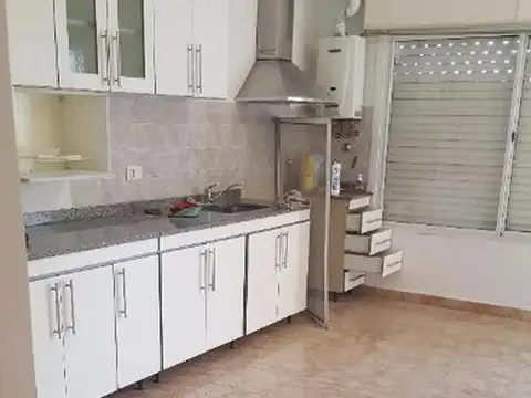 DEPTO T/CASA EN VENTA L.CAMPOS 1800 BERNAL