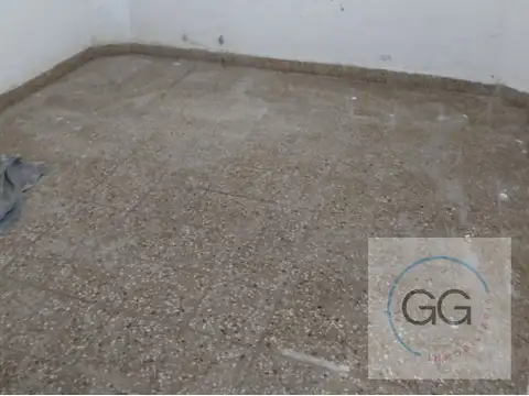 VENDE CASA 3 AMBIENTES + DEPTO 2 AMB - Berazategui -