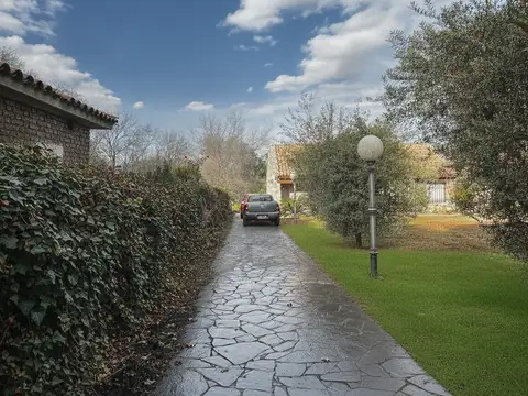 Casa 6 ambientes con 3 baños