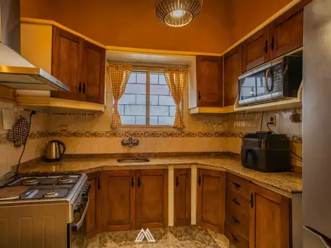 Casa 5 ambientes con 2 baños