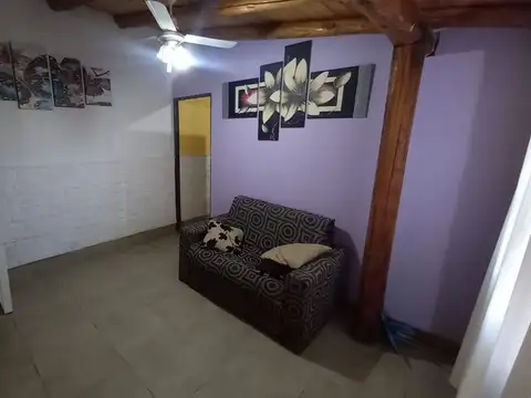 Venta de casa con pileta, Guaymallén