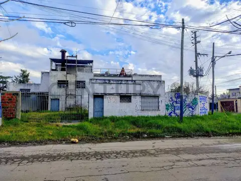 Galpon en Venta 30  mts Frente