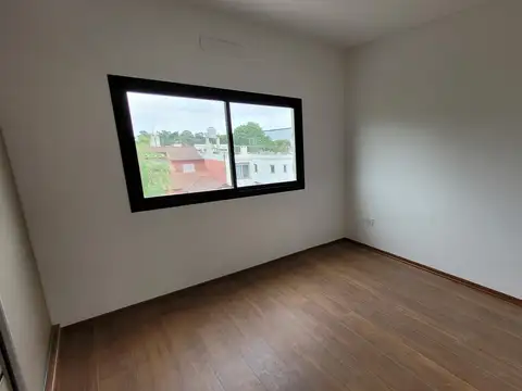 DEPARTAMENTO DE 2 AMBIENTES CON ESPACIO GUARDACOCHE EN QUILMES