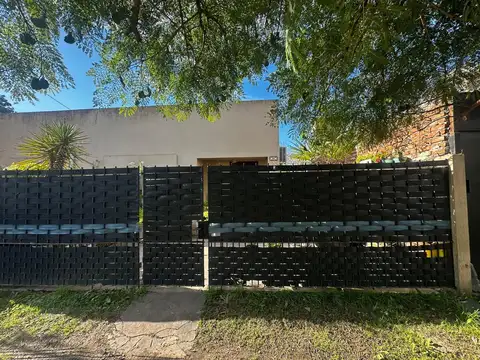 OPORTUNIDAD ESTEBAN ECHEVERRIA . CASA EN VENTA