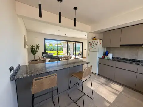 Casa en Venta en Luján de Cuyo, USD 240.000