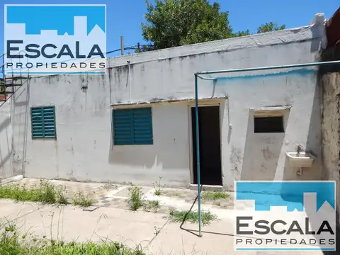 CASA 2 DORM AMPLIOS Y PATIO CON JARDIN