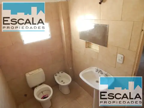 Casa 4 ambientes con 1 baño