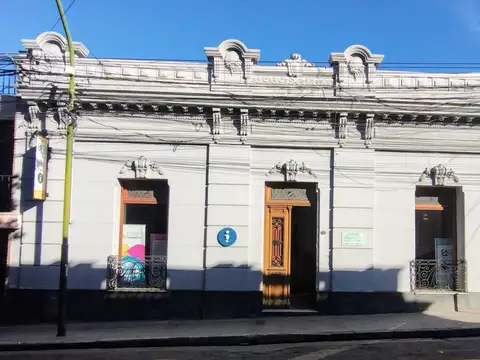 SE VENDE IMPORTANTE CASONA CENTRICA