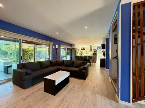 Casa 6 ambientes con 3 baños