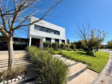 Casa en venta en El Cantón Islas - ID 6070