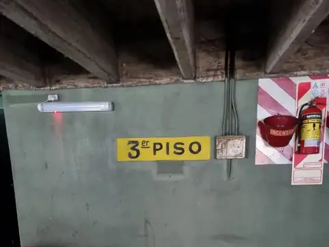 Cochera Fija Cubierta  en edificio de cocheras , ideal como