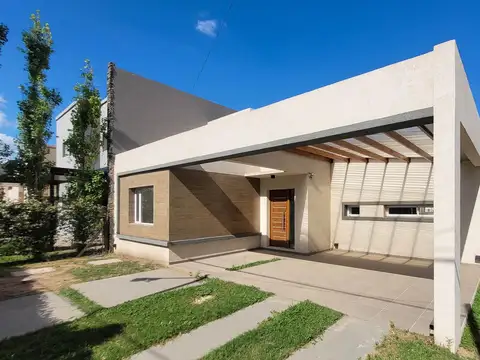 Casa en venta de dos dormitorios en Roldan Tierra de sueños 3 con parrillero y espacio verde