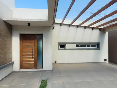 Casa en Venta en Roldan, USD 135.000