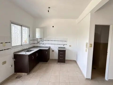 CASA DUPLEX 3 AMBIENTES, MERLO CENTRO