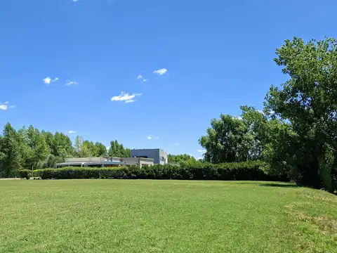 Terreno en Carmel C.C