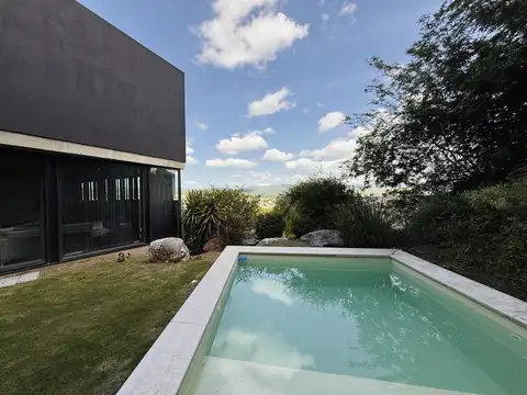 Venta! Country  La Cuesta - Casa con hermosa vista !