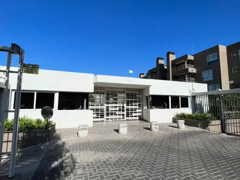 Complejo Pasionaria Martinez, V. Sarfield 2054 2000