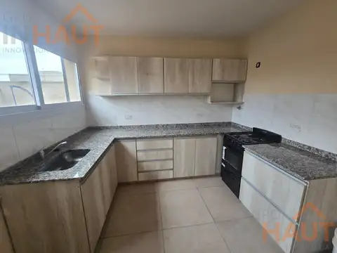 Depto Tipo Casa en Venta con 2 cocheras