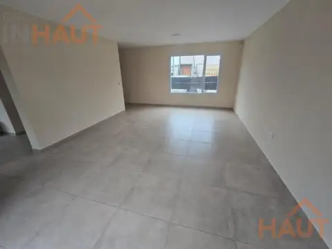 Depto Tipo Casa en Venta en Cipolletti, USD 220.000
