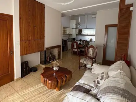 Casa en venta - 3 Dormitorios 4 Baños - Pergamino