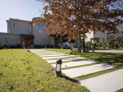 Casa en Alquiler en Haras Santa Maria, USD 1.950