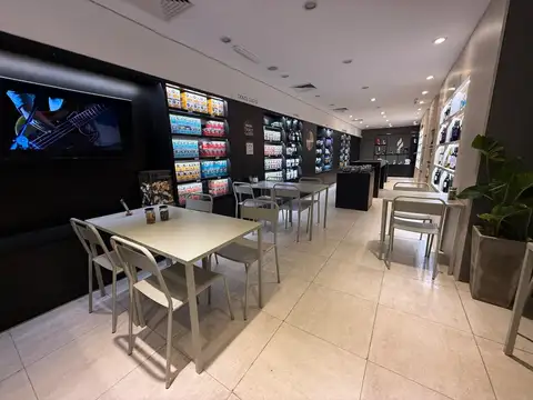 Reconquista 621 , Piso pb